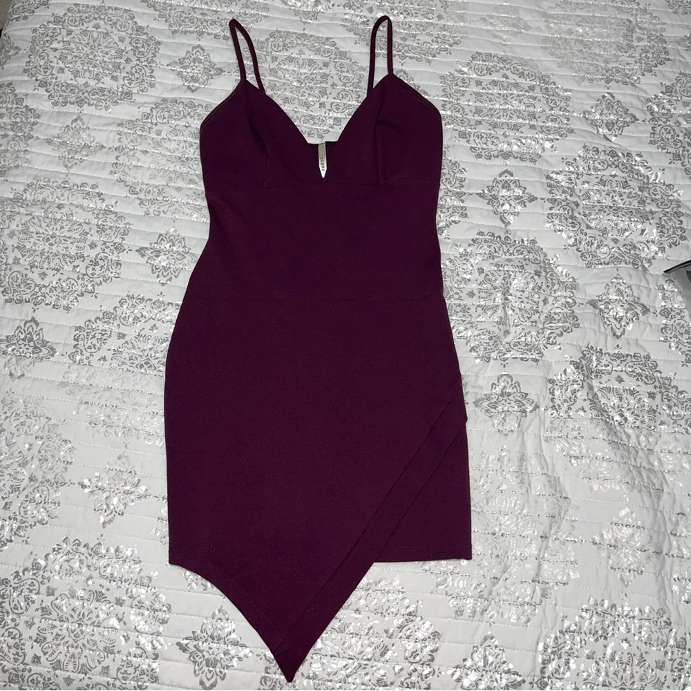 Elegant Burgundy Spaghetti Strap Dress